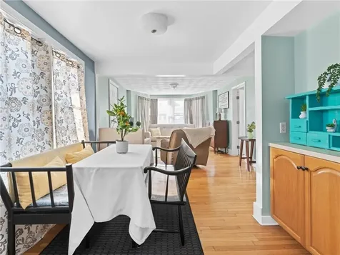 28 Jefferson Avenue East Providence RI 02915