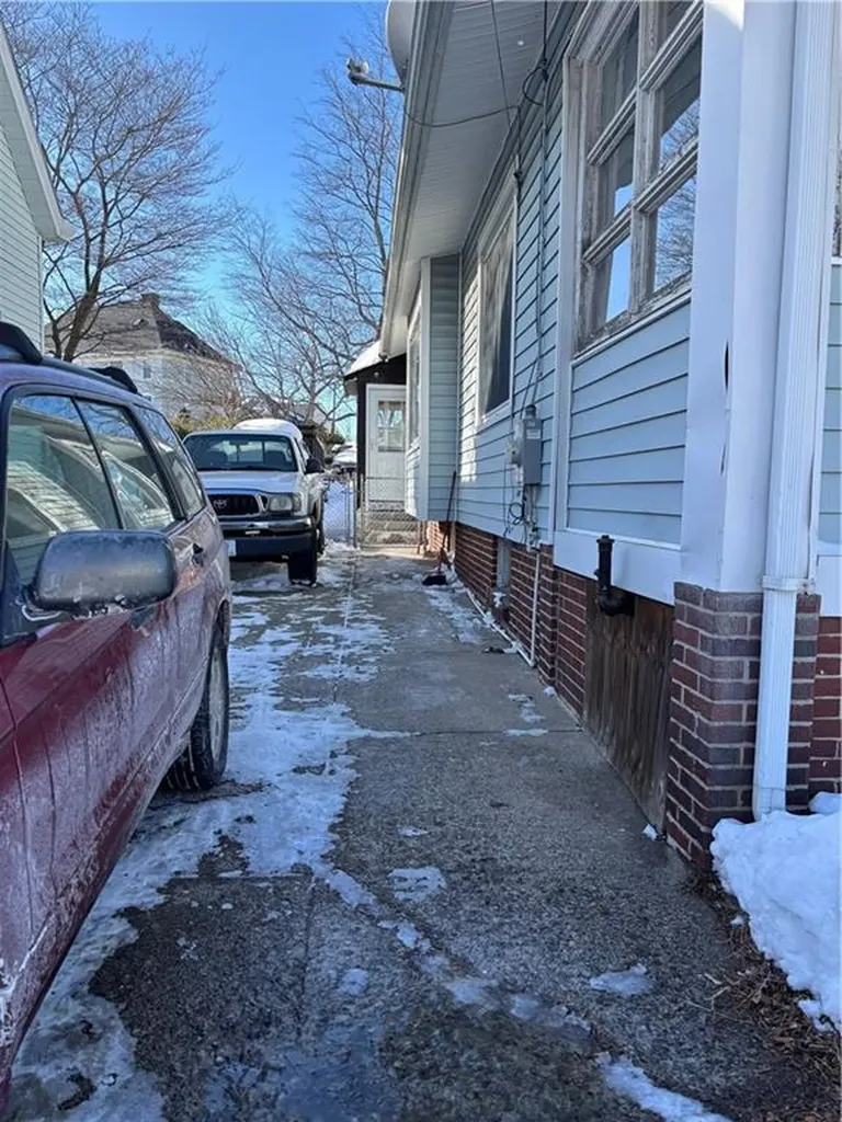 107 Mulberry Street Pawtucket RI 02860