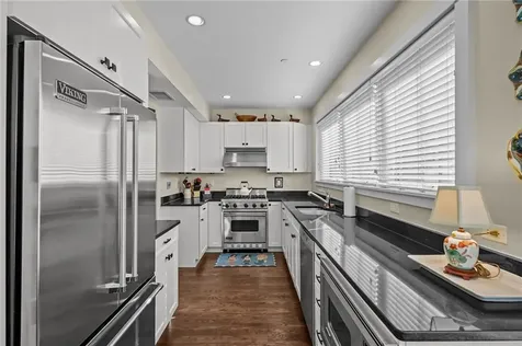 423 Hope Street Bristol RI 02809