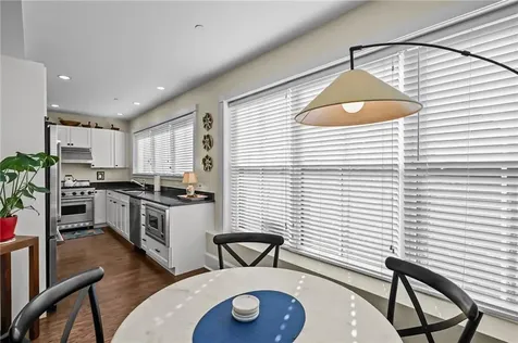 423 Hope Street Bristol RI 02809