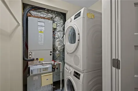 423 Hope Street Bristol RI 02809