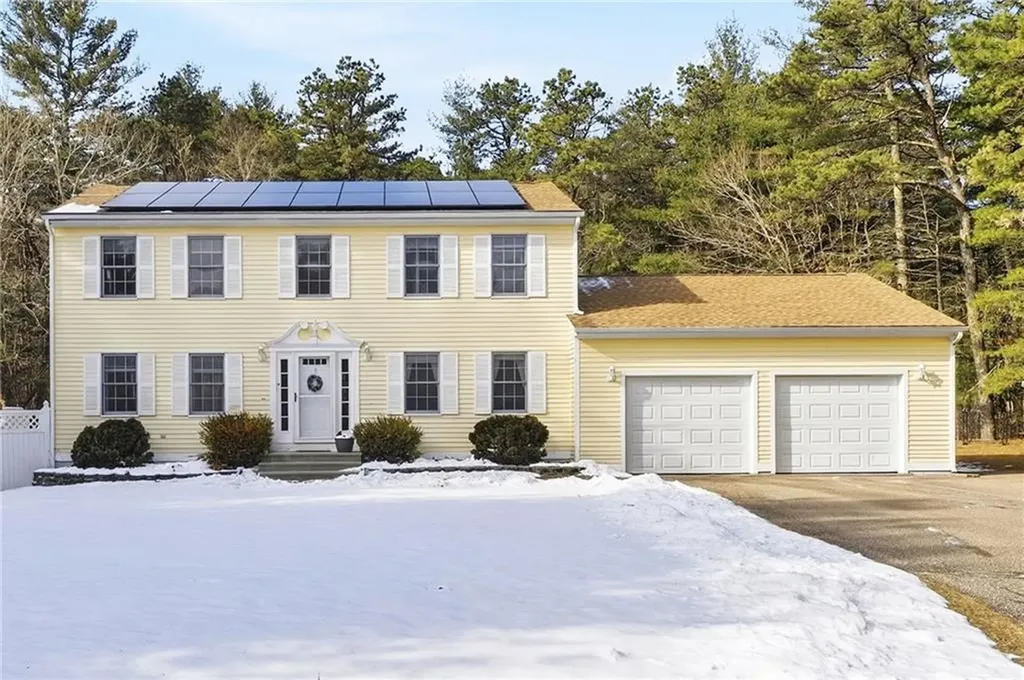 13 Beverly Ann Drive Hopkinton RI 02832