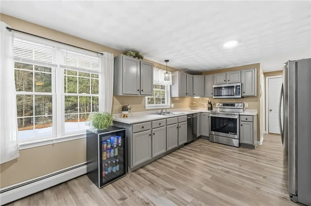 13 Beverly Ann Drive Hopkinton RI 02832