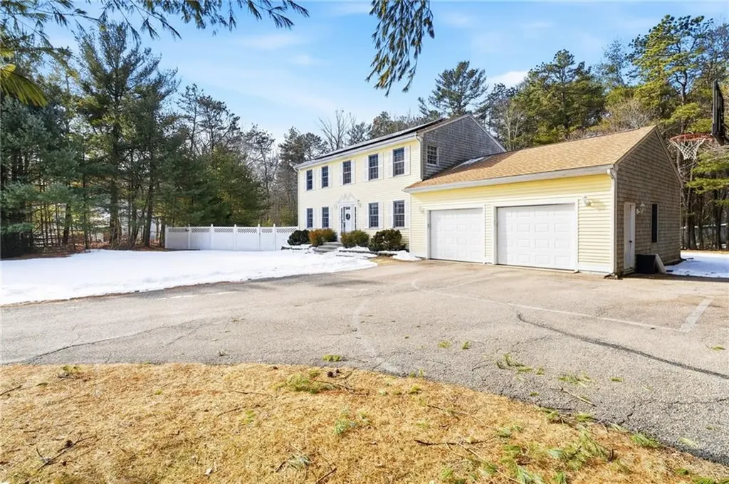 13 Beverly Ann Drive Hopkinton RI 02832