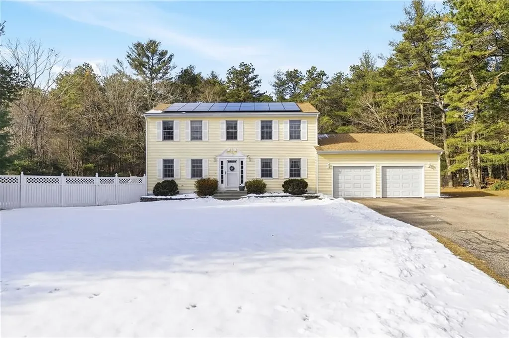 13 Beverly Ann Drive Hopkinton RI 02832