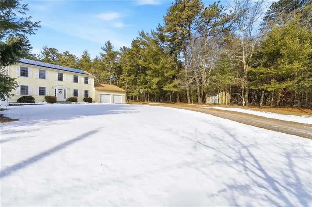 13 Beverly Ann Drive Hopkinton RI 02832