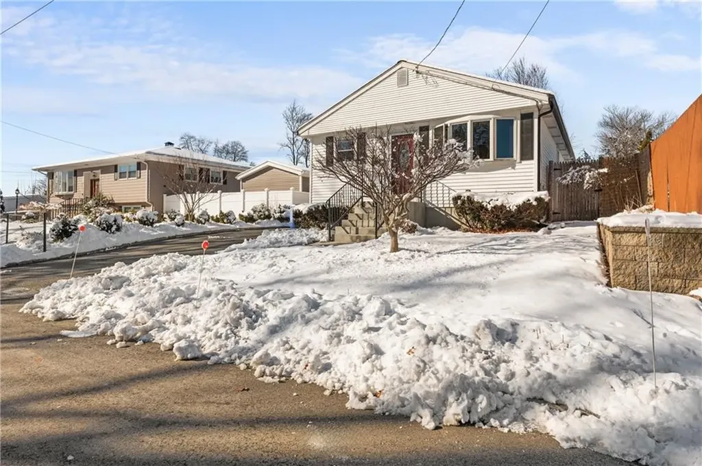 56 Warwick Street East Providence RI 02914