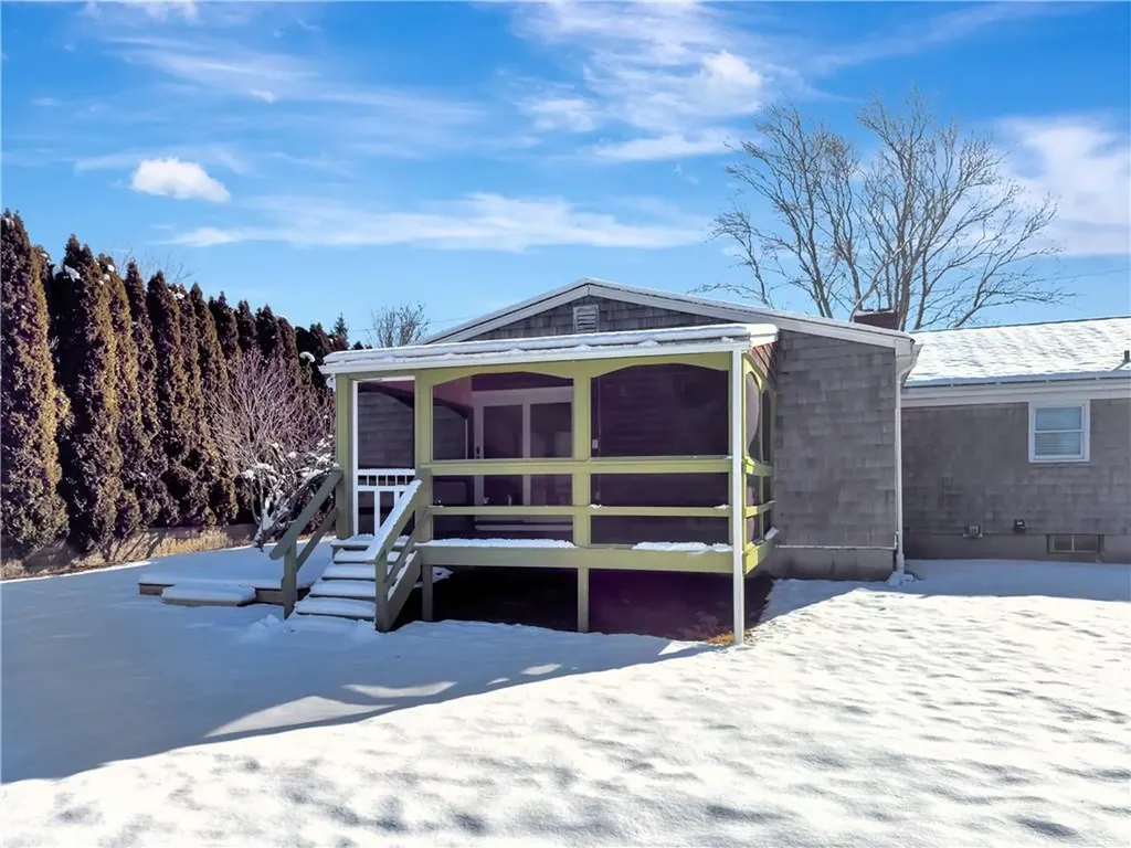 19 Brown Terrace Portsmouth RI 02871