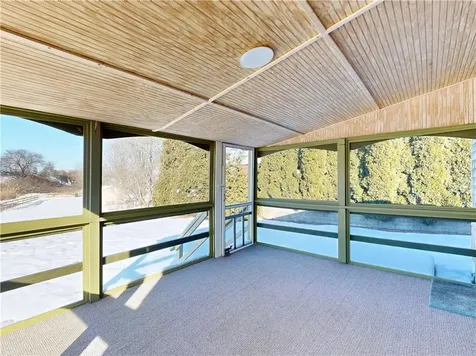 19 Brown Terrace Portsmouth RI 02871