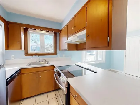 19 Brown Terrace Portsmouth RI 02871