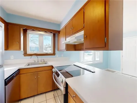 19 Brown Terrace Portsmouth RI 02871