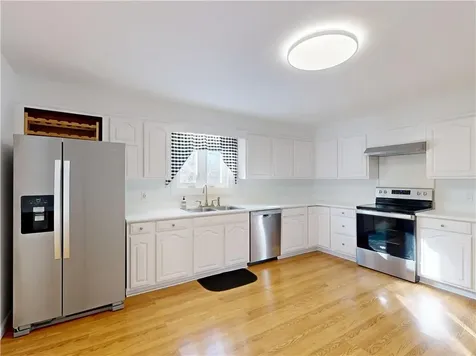 19 Brown Terrace Portsmouth RI 02871