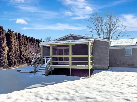 19 Brown Terrace Portsmouth RI 02871