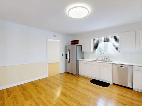 19 Brown Terrace Portsmouth RI 02871