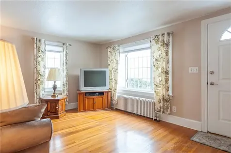 2 Westdale Avenue Seekonk MA 02771