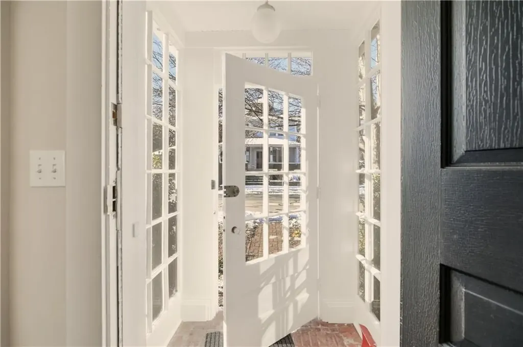 198 Gibbs Avenue Newport RI 02840