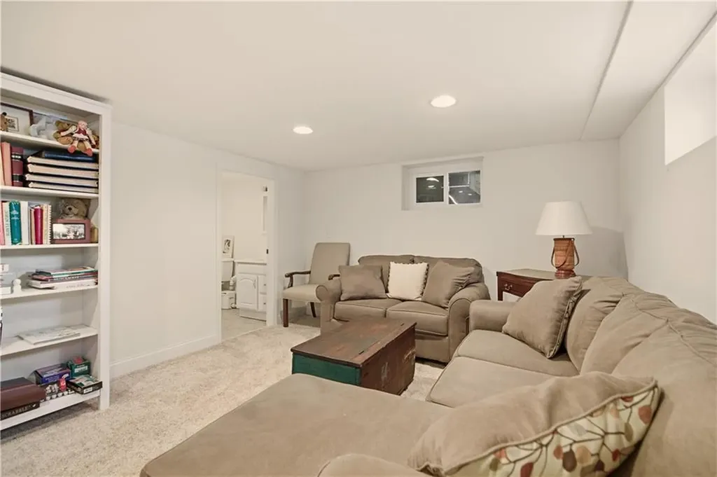 198 Gibbs Avenue Newport RI 02840