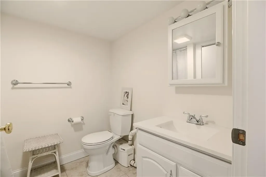 198 Gibbs Avenue Newport RI 02840