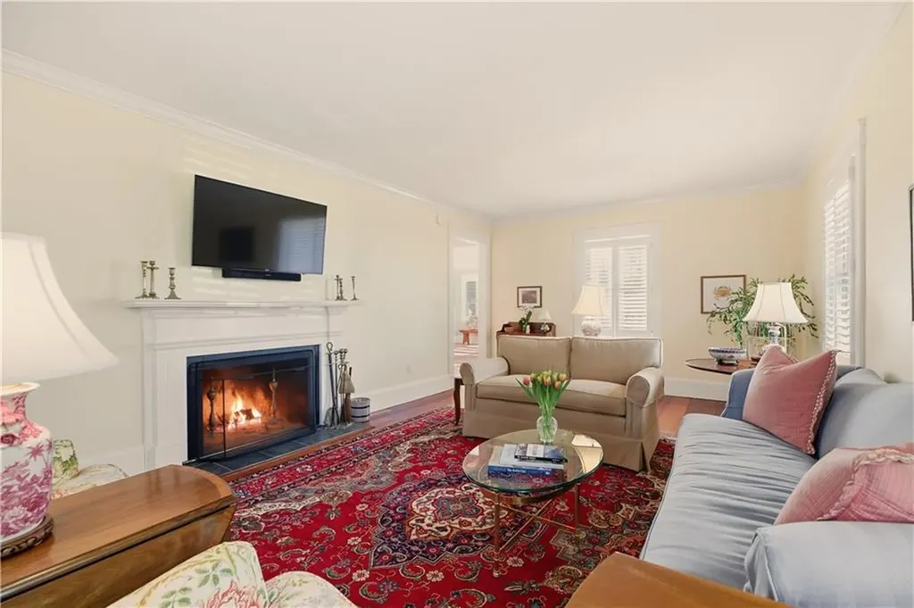 198 Gibbs Avenue Newport RI 02840