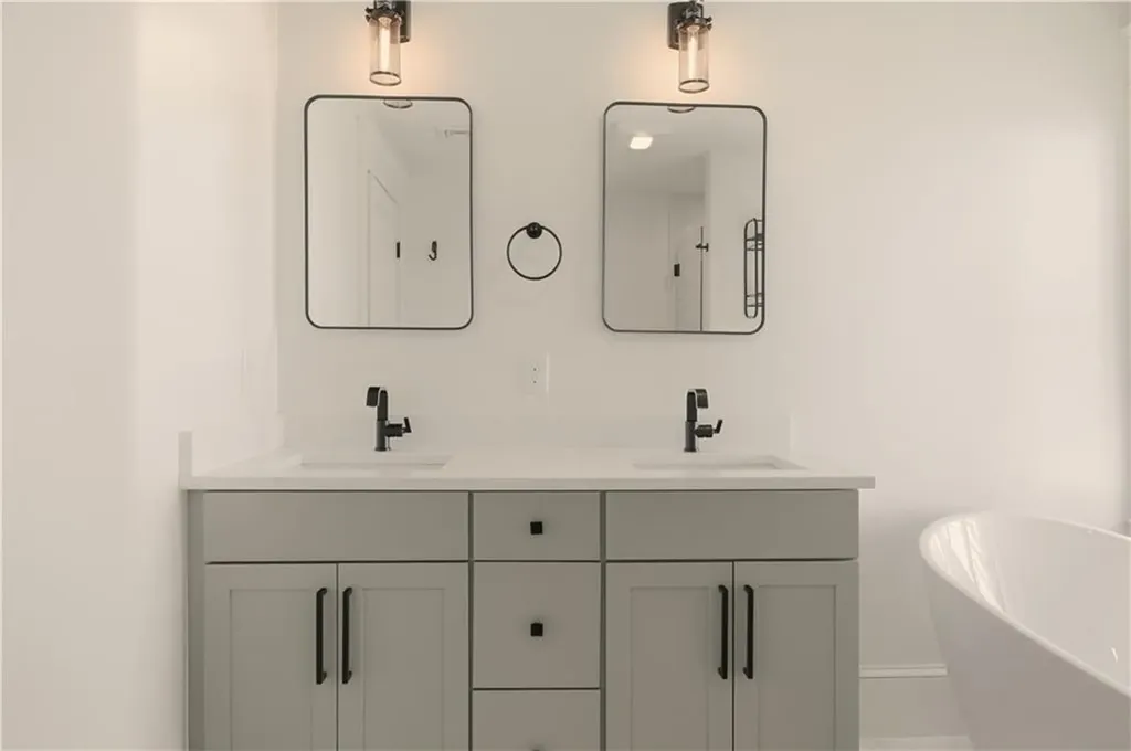 5 Dresser Street Newport RI 02840