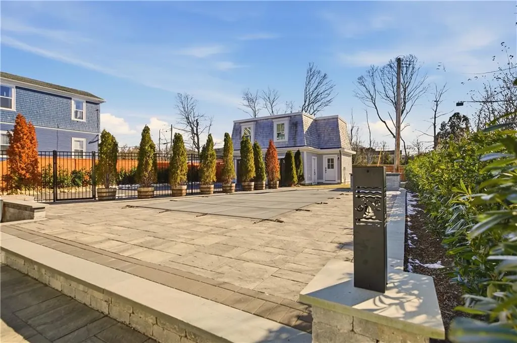 5 Dresser Street Newport RI 02840