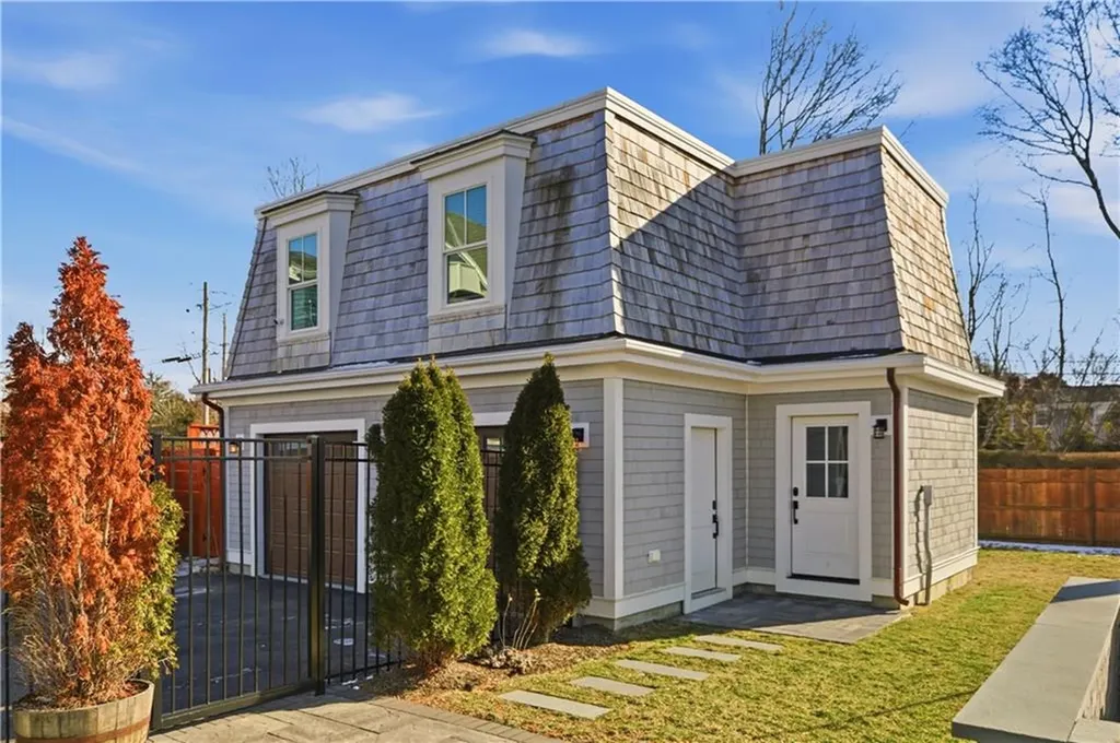 5 Dresser Street Newport RI 02840