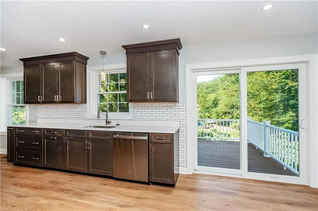 345 Nausauket Road Warwick RI 02886