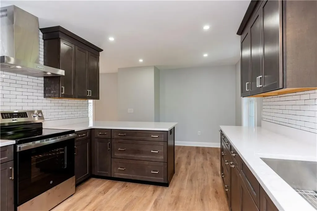 345 Nausauket Road Warwick RI 02886