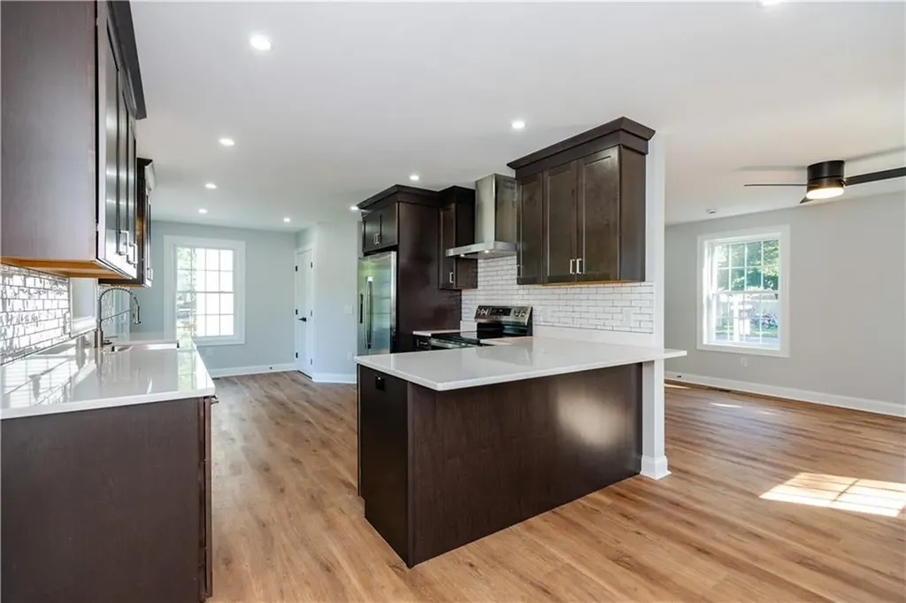 345 Nausauket Road Warwick RI 02886