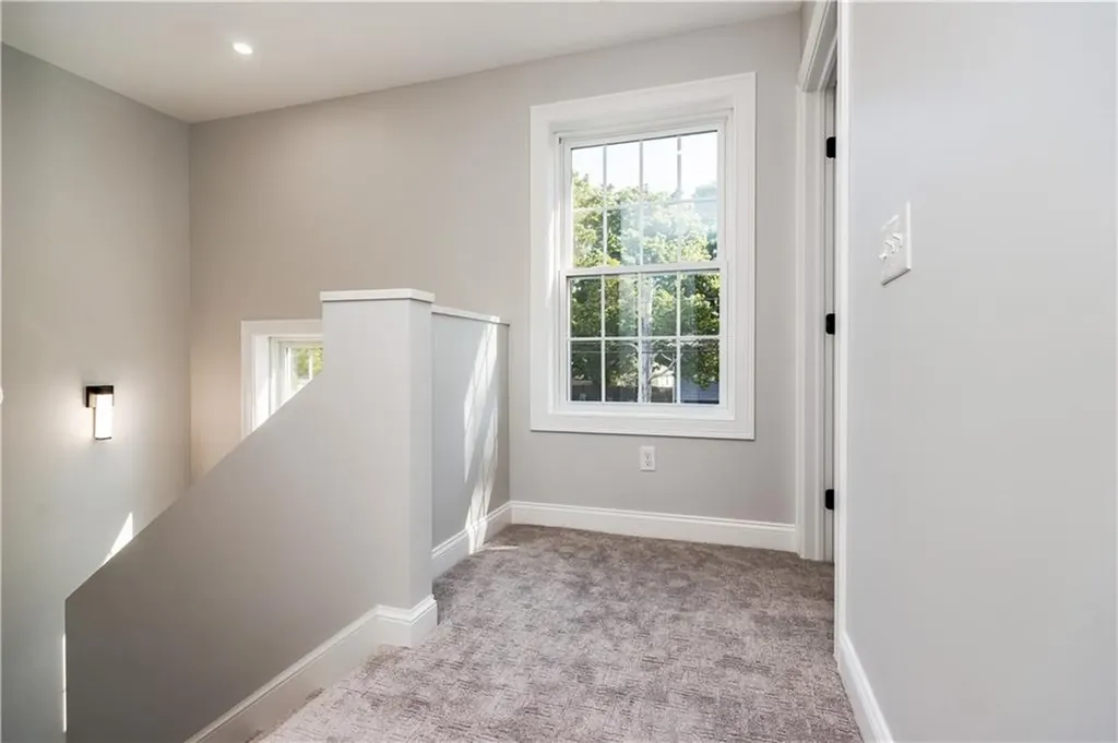 345 Nausauket Road Warwick RI 02886