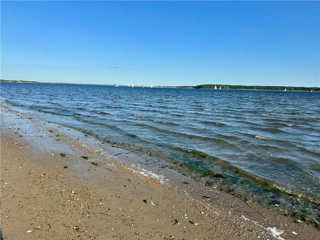 345 Nausauket Road Warwick RI 02886