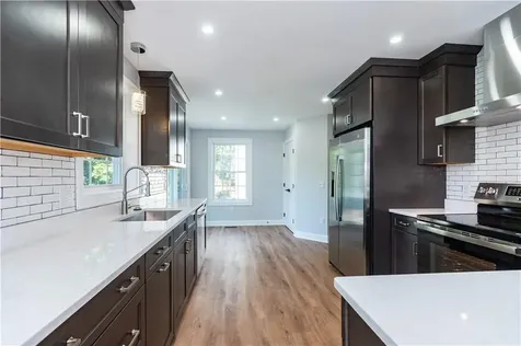 345 Nausauket Road Warwick RI 02886