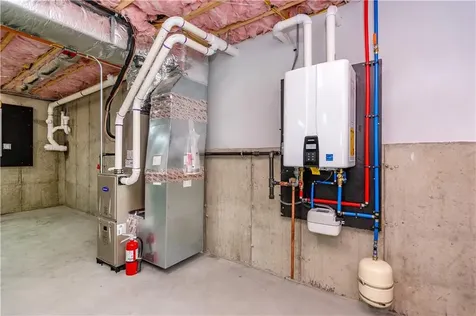 345 Nausauket Road Warwick RI 02886