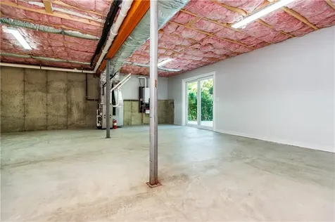 345 Nausauket Road Warwick RI 02886