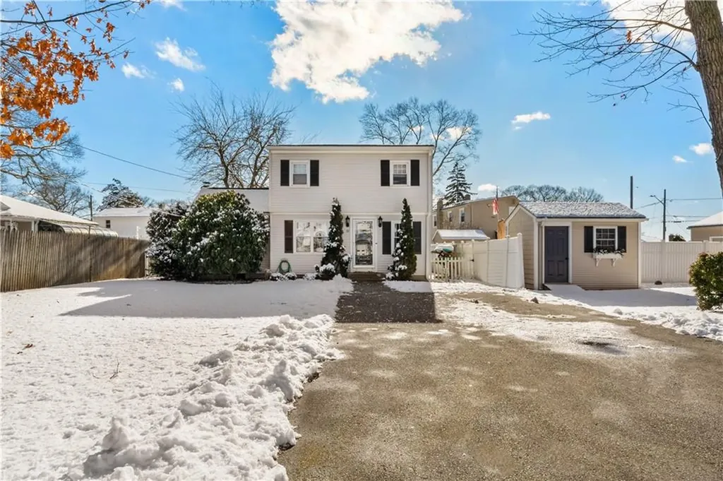 10 Cosett Road Warwick RI 02886