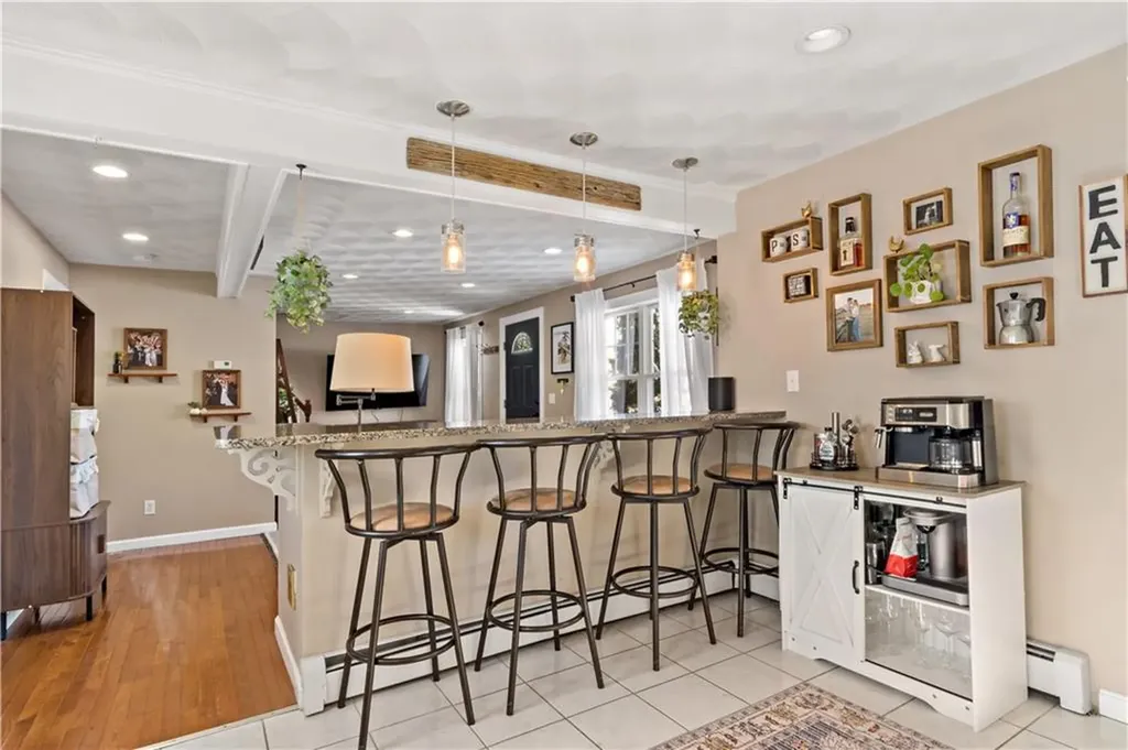 10 Cosett Road Warwick RI 02886