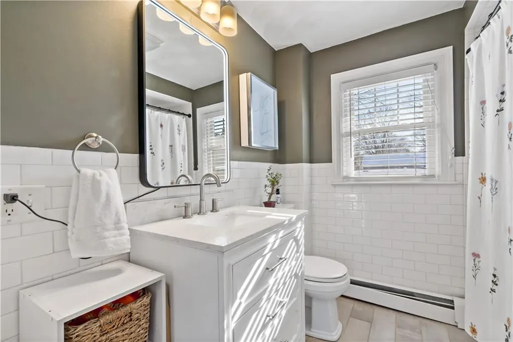 10 Cosett Road Warwick RI 02886