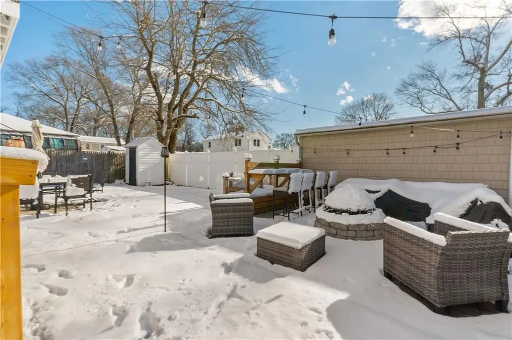 10 Cosett Road Warwick RI 02886