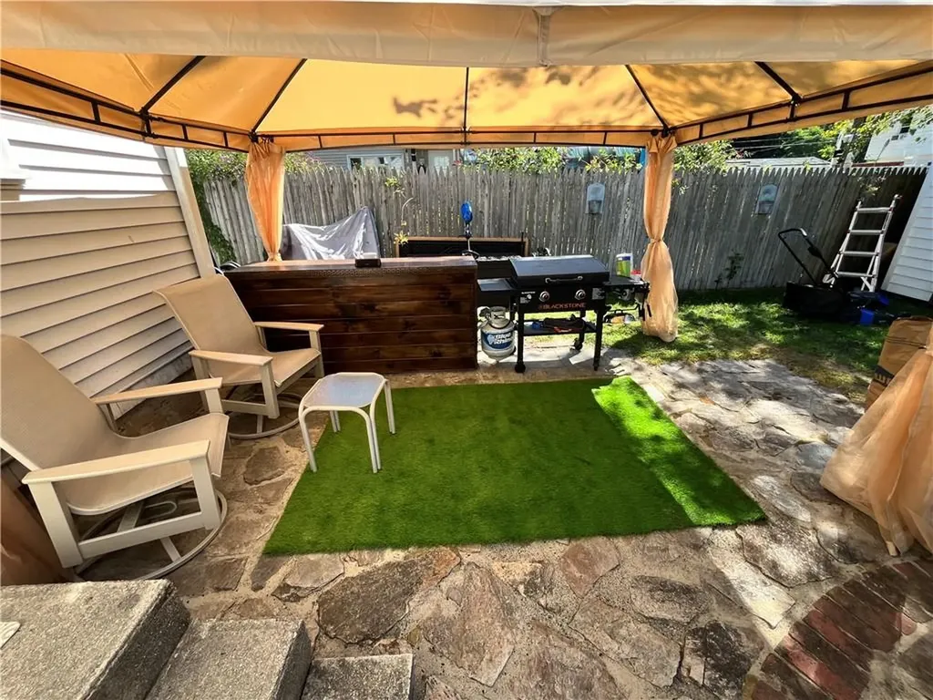 10 Cosett Road Warwick RI 02886