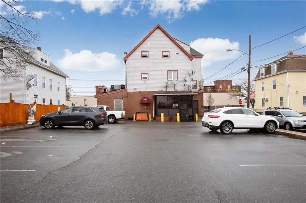 546 Lonsdale Avenue Central Falls RI 02863