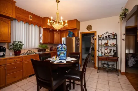 546 Lonsdale Avenue Central Falls RI 02863
