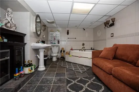 546 Lonsdale Avenue Central Falls RI 02863