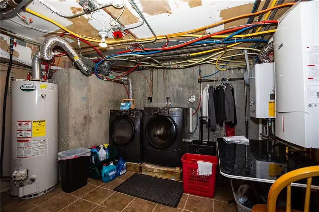 546 548 Lonsdale Avenue Central Falls RI 02863