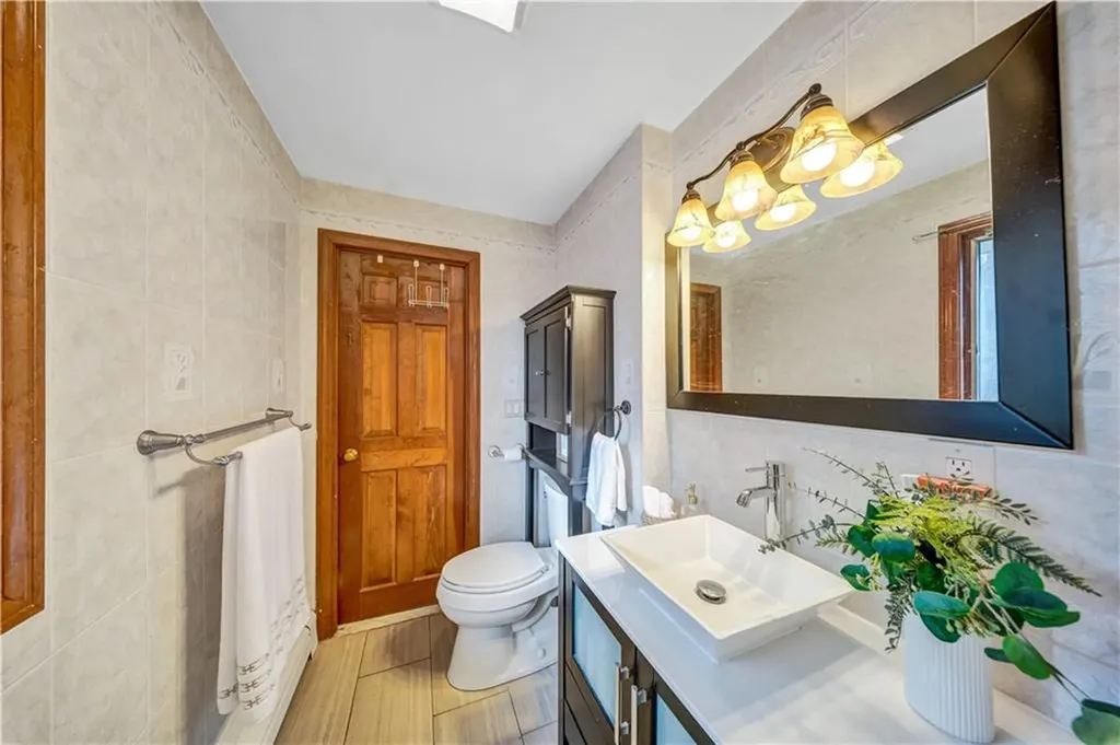 3945 Post Road Warwick RI 02886