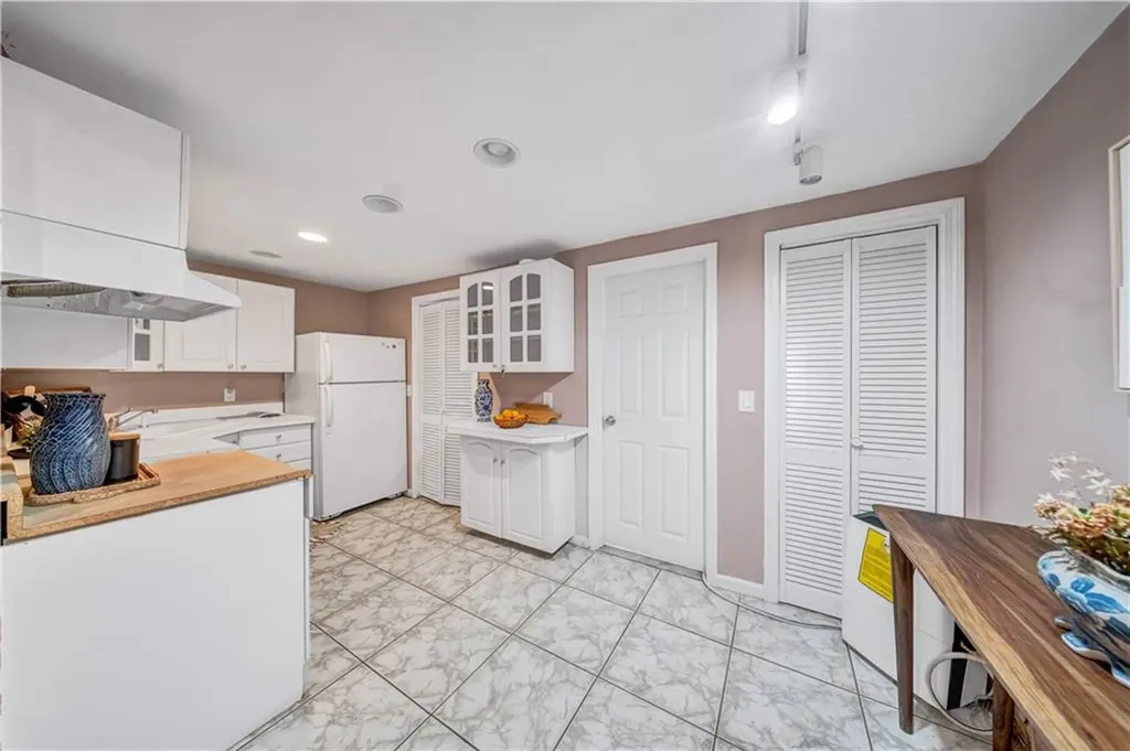 3945 Post Road Warwick RI 02886