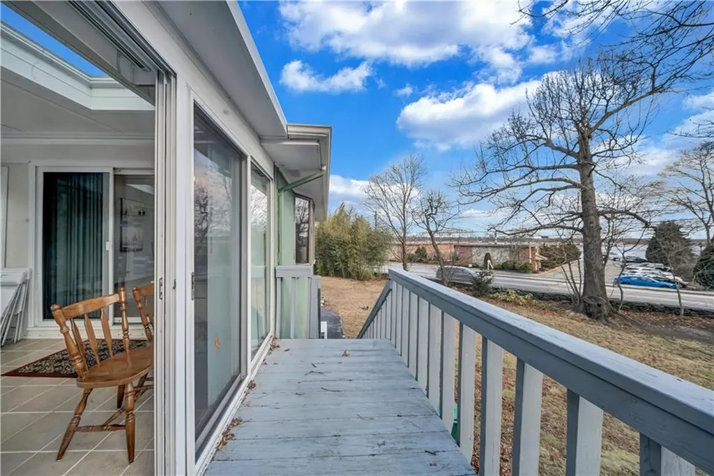3945 Post Road Warwick RI 02886