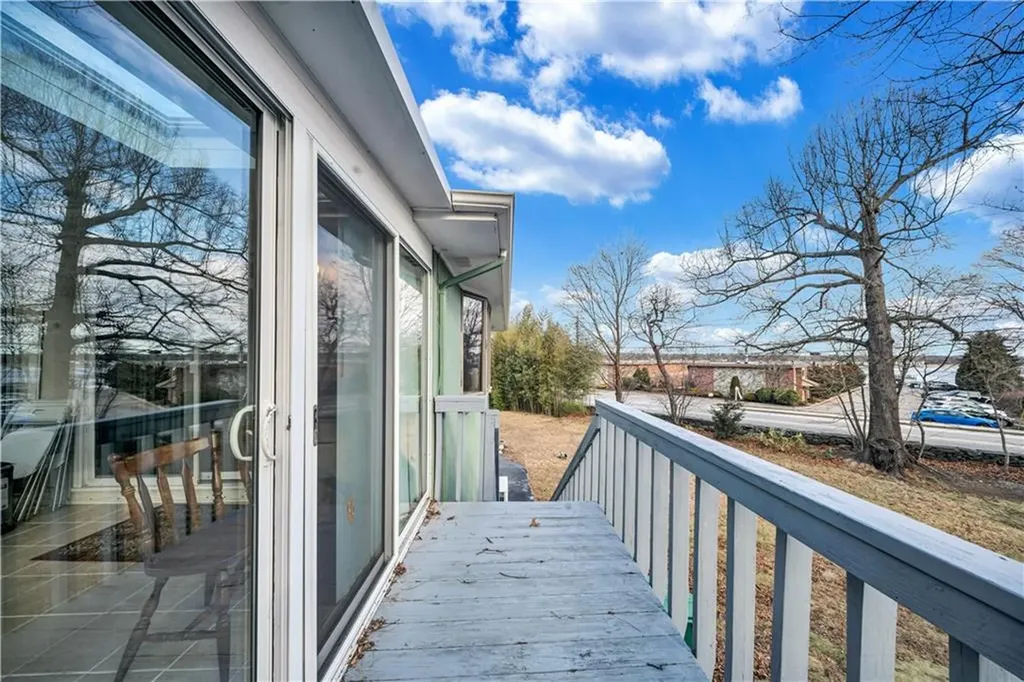 3945 Post Road Warwick RI 02886