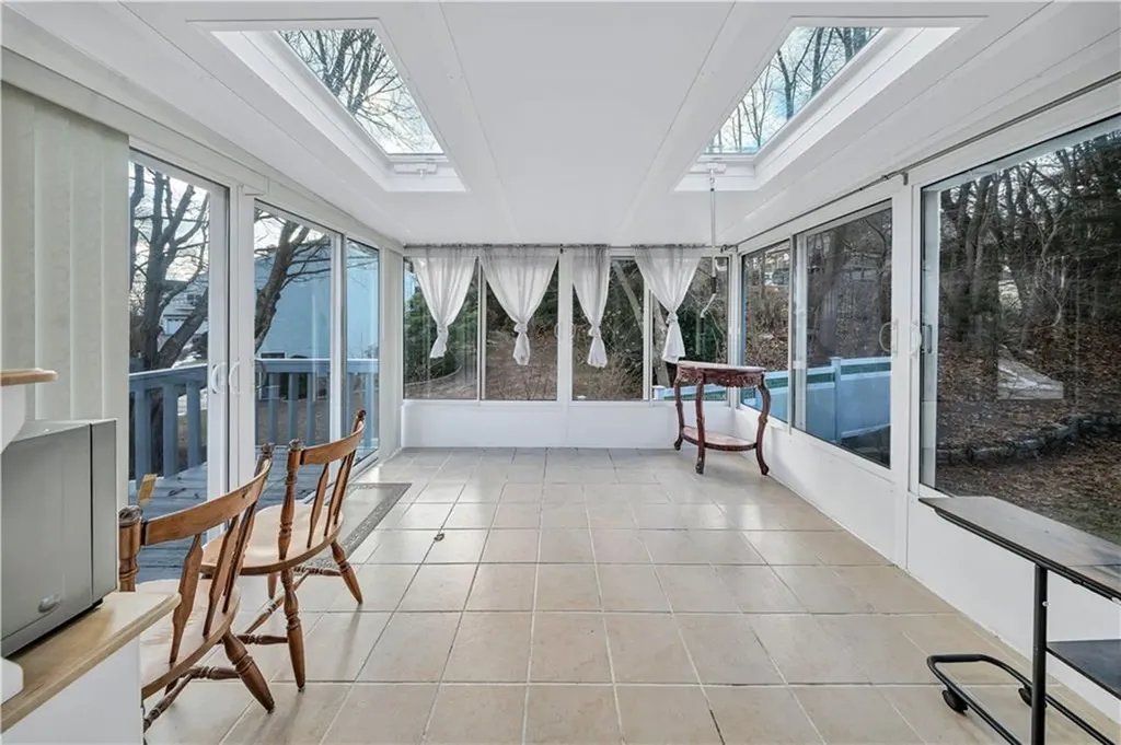 3945 Post Road Warwick RI 02886