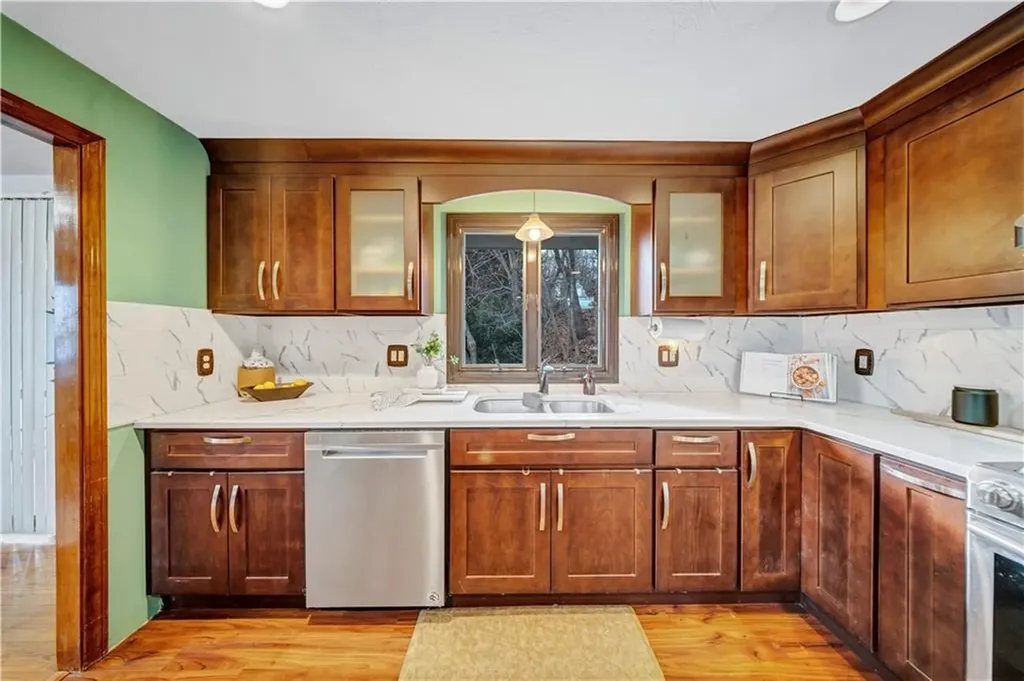 3945 Post Road Warwick RI 02886