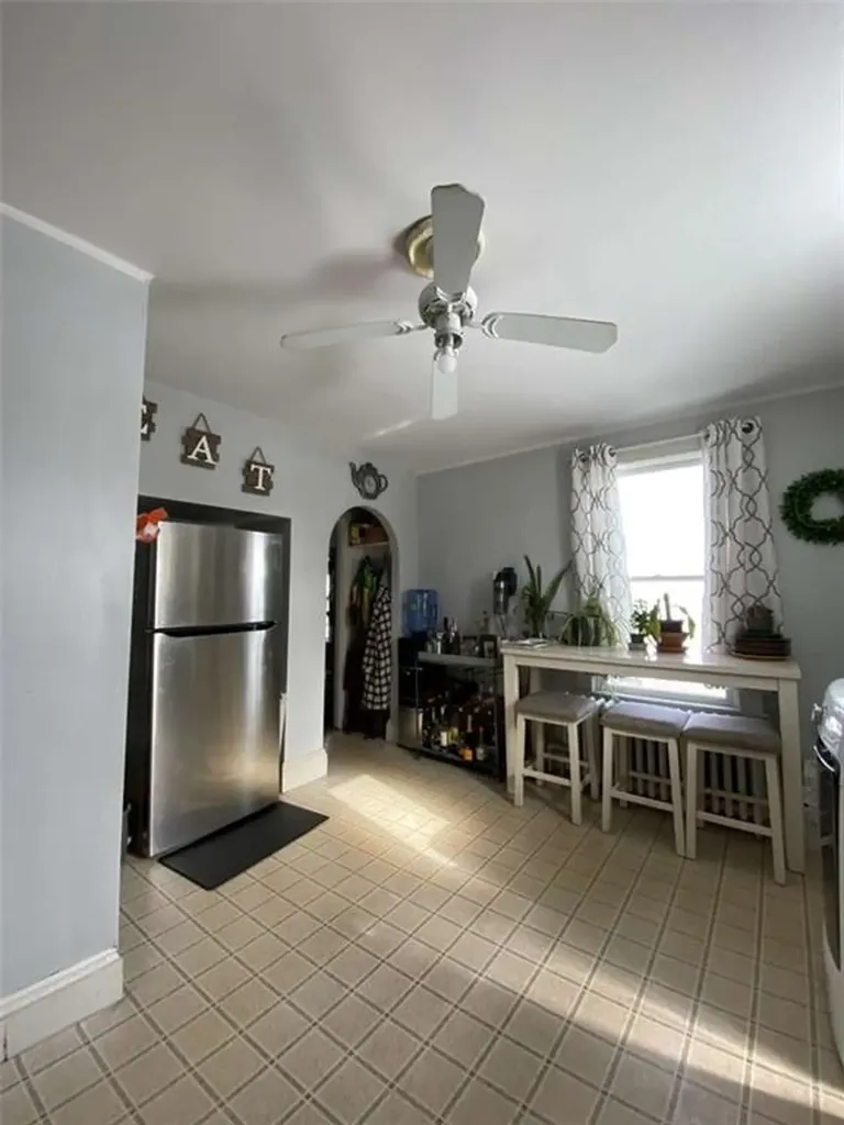 19 Vernon Avenue Newport RI 02840